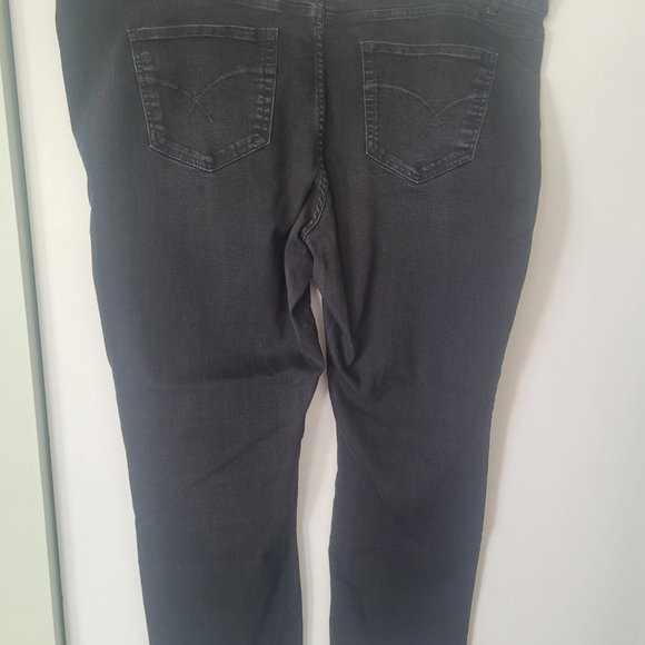 DC Jean's Size 26W  Black, Straight Leg - Picture 2 of 5
